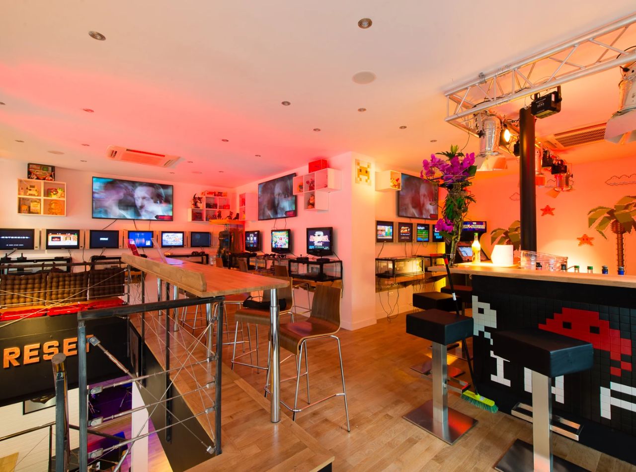 Reset bar - Bar à jeux insolite